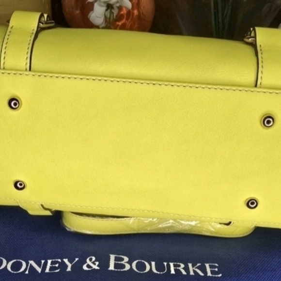 NWT Dooney & Bourke Yellow Citron Satchel - Picture 5 of 5